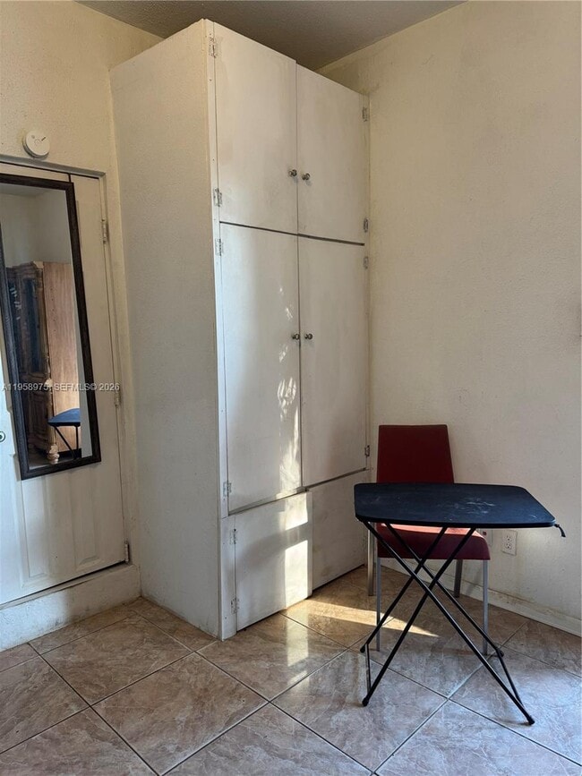 Building Photo - 1822 Cleveland St