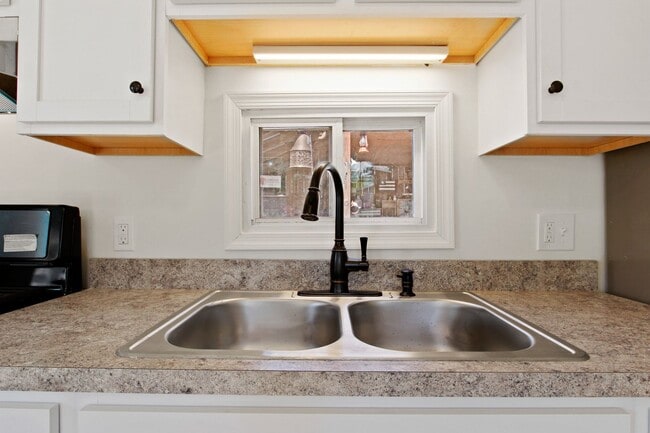 Building Photo - Coming Soon- Charming 2 Bedroom, 1.5 Bath ...