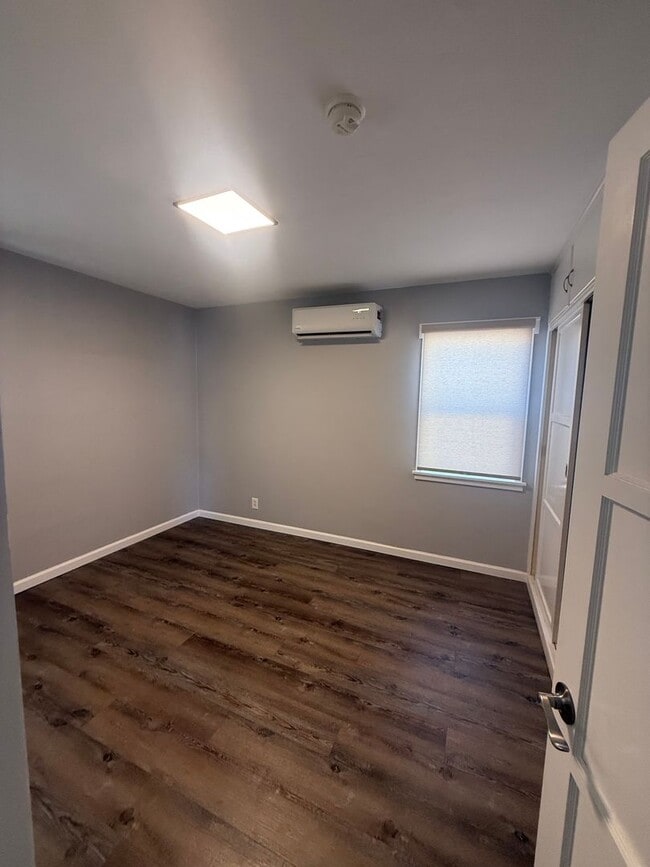 Building Photo - Charming Del Aire Home with A/C, Huge Backyard & Modern Upgrades!