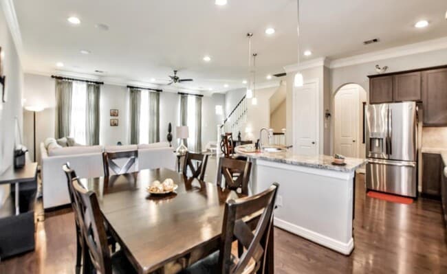 Building Photo - 12265 Oxford Cres Cir