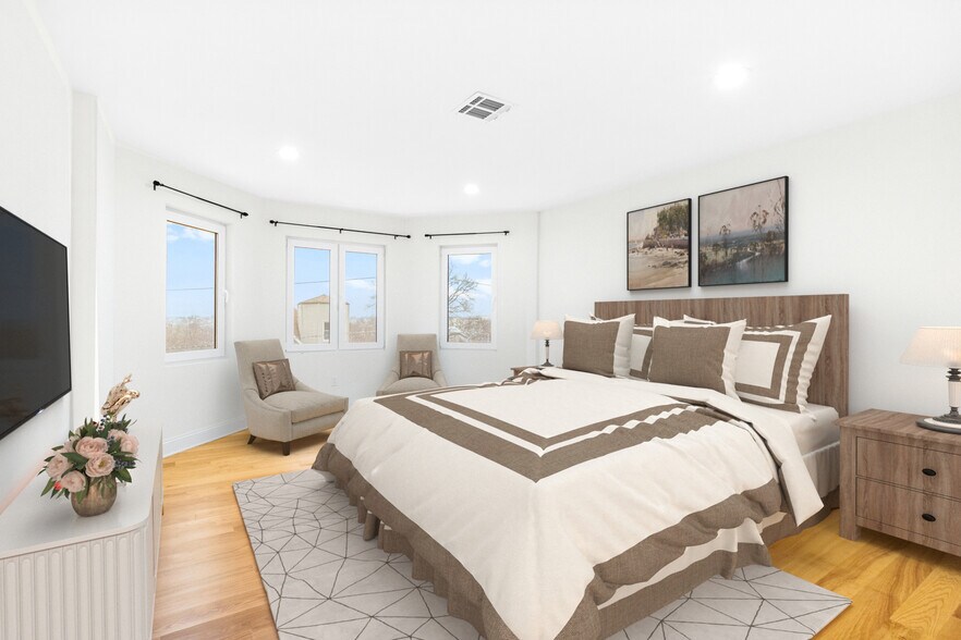 Main Bedroom - NYC Views - 71 Saint Marys Pl