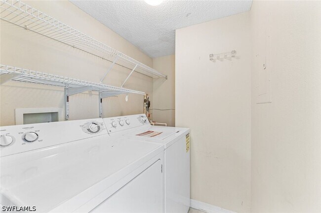 Building Photo - 8920 Colonnades Ct E