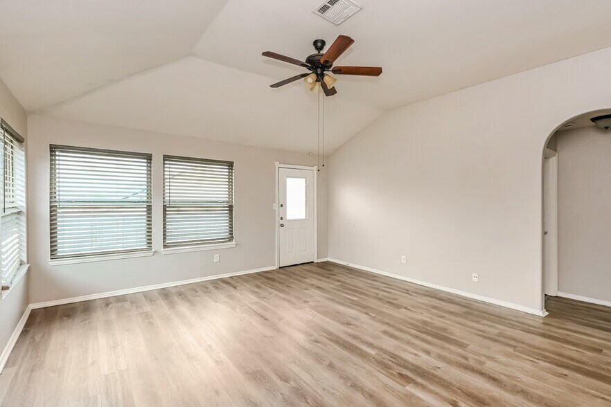 Building Photo - 9324 Cynthia Ct