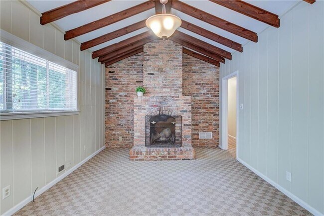 Building Photo - 1112 Franklin Cir NE