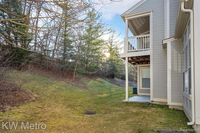 Building Photo - 516 Newburne Pointe