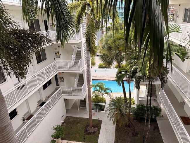 Building Photo - 10001 W Bay Harbor Dr