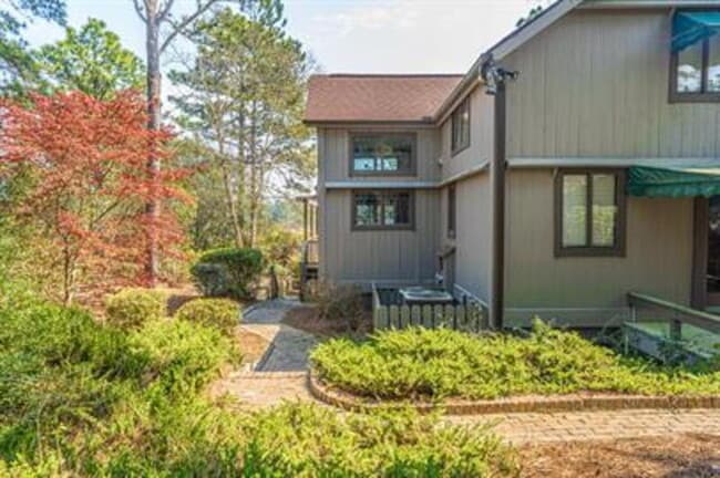 Building Photo - 19 Shenecossett Ln