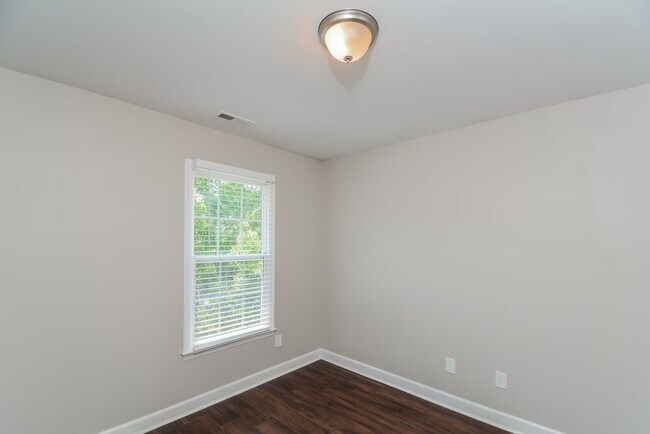 Building Photo - 508 Lakeview Ave