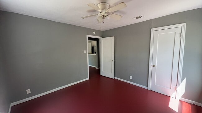 Building Photo - 1207 Gray Dr