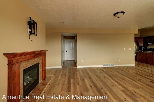 Building Photo - 5 br, 3.5 bath House - 2801 W Bear Ridge Way