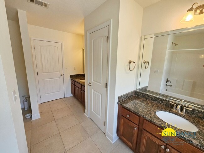 Building Photo - Charming Two-Story 3BR Cul-De-Sac Home in Santa Rosa Beach!