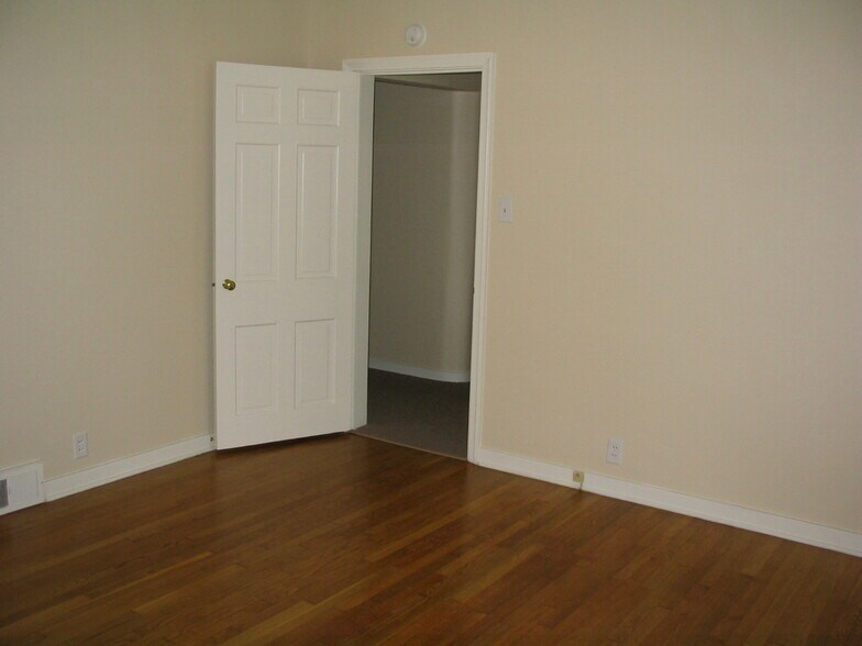 Building Photo - 312 W Auglaize St