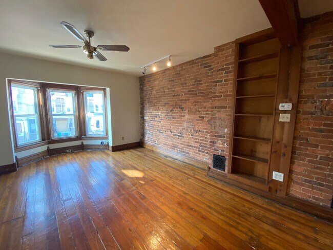 Building Photo - 739 N 5th St