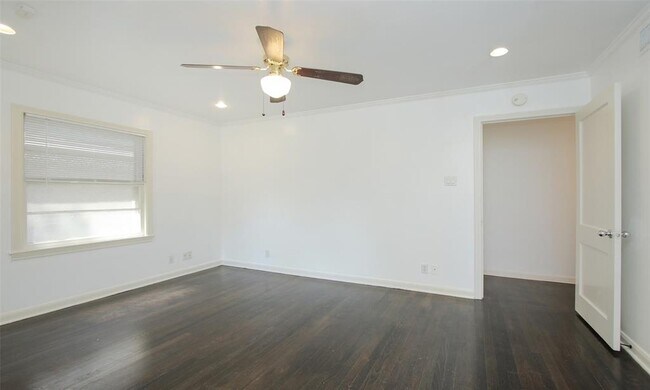 Building Photo - 3310 Suffolk Dr