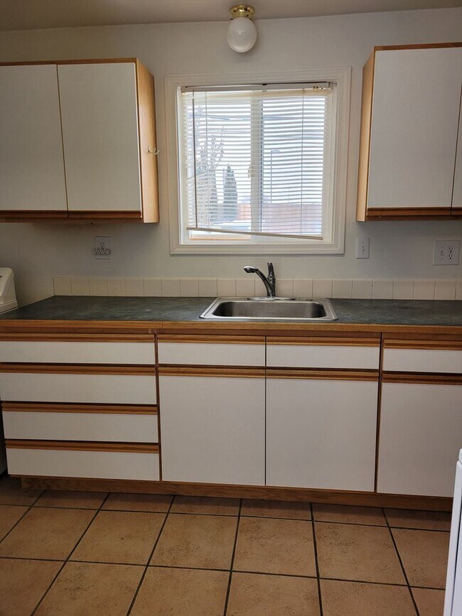 Building Photo - 1/2 OFF JUNE RENT - House in Ephrata