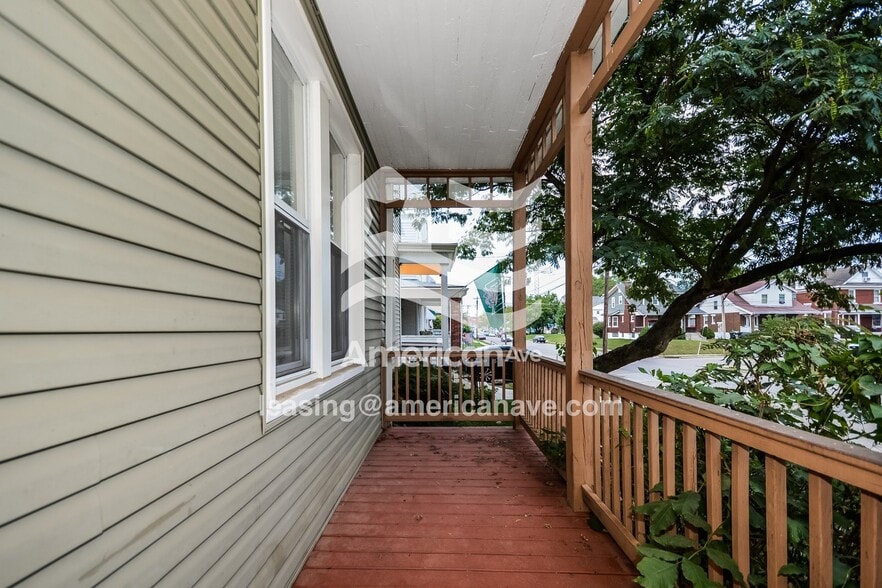 Building Photo - 4737 Section Ave