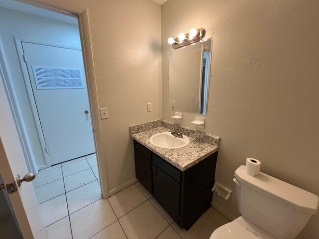 Building Photo - 411 W 5th Ave