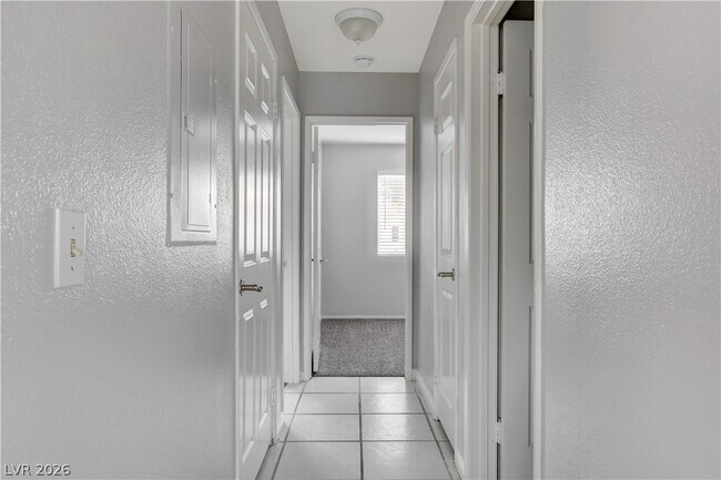 Building Photo - 5270 Carriellen Ln