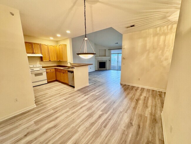 Building Photo - $200 off the first 2 months with an April lease!!!