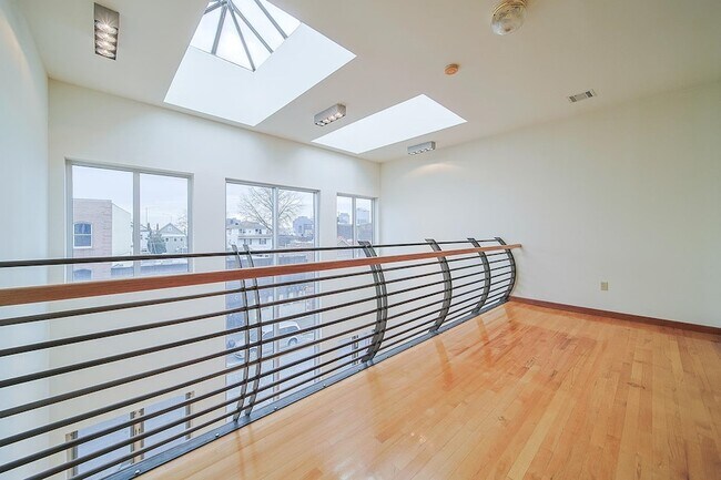 Building Photo - 220 Harrison Ave