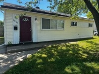 Building Photo - 3 BEDROOM HOME IN WARREN