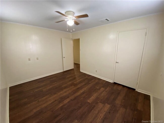 Building Photo - 1421 Cactus Dr