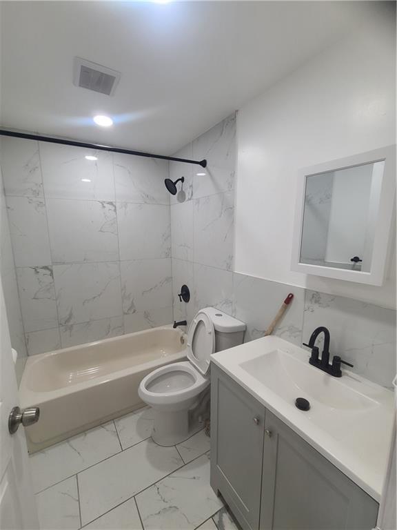 Building Photo - 179 Newport St