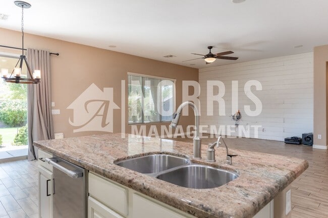 Building Photo - Beautiful Home in Villago Community