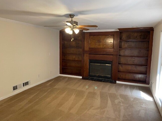 Building Photo - 145 Princeton Trce