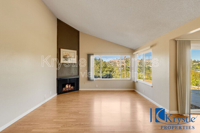 Building Photo - 106 Molina St