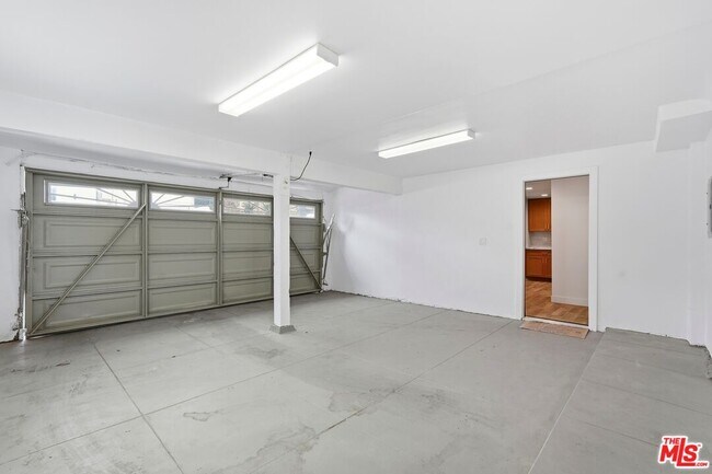 Building Photo - 5452 Harcross Dr