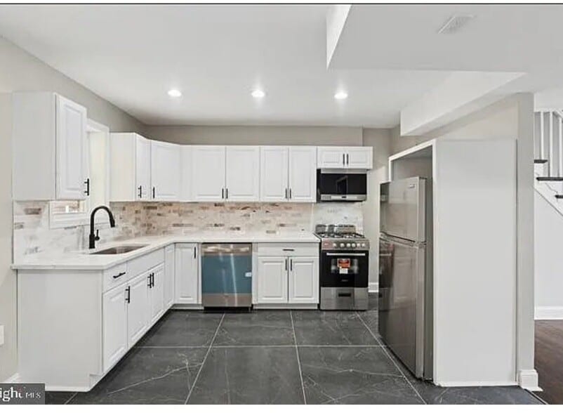 Building Photo - 4034 Lawndale St