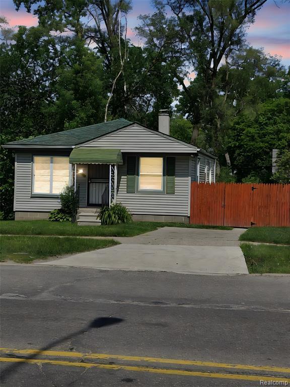 Primary Photo - 15330 Lahser Rd