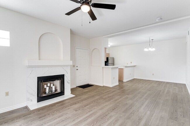 Building Photo - Spacious and Stylish Green Valley First-Floor Unit!!