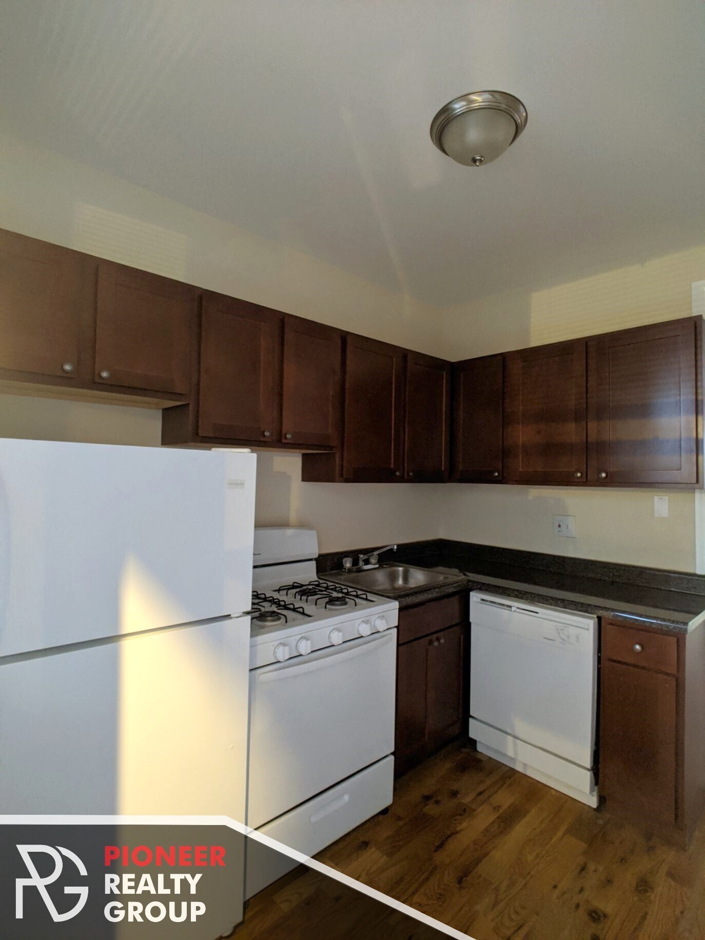 Building Photo - 4409 N Wolcott Ave