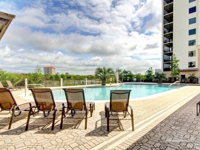 Building Photo - 612 Lost Key Dr