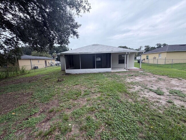 Building Photo - 4 Bedroom Home for Rent in Lakeland!