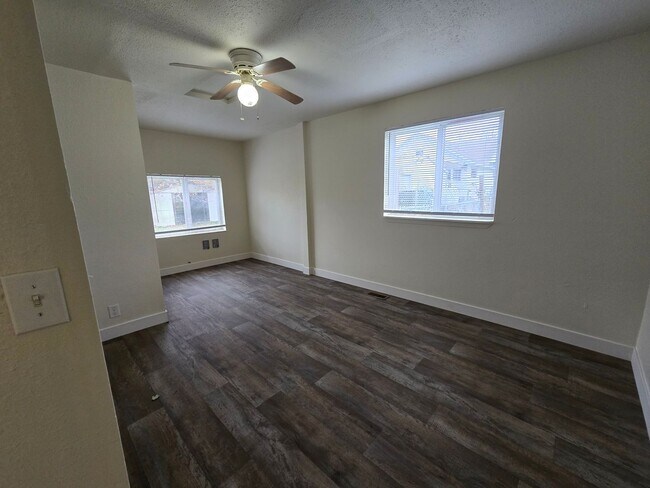 Building Photo - Northside Spokane! Available Now! Move In Special!!