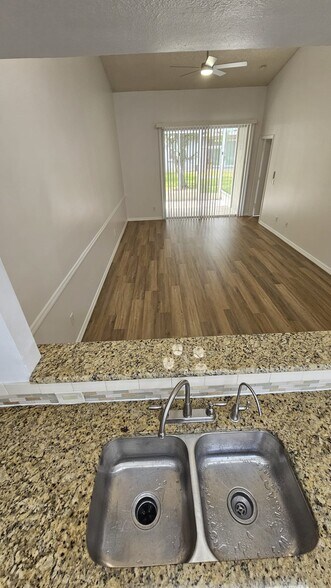 Building Photo - 13117 Summerton Dr