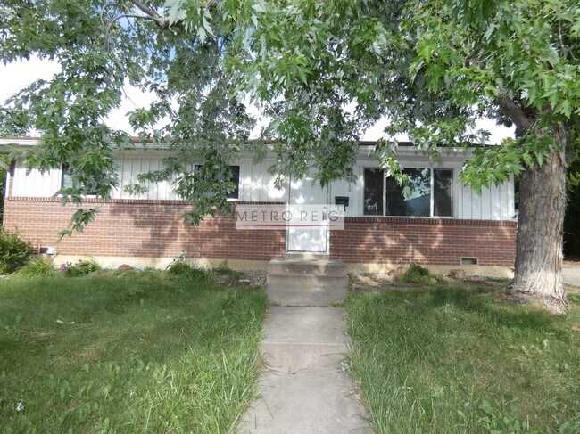 Primary Photo - 910 37th St