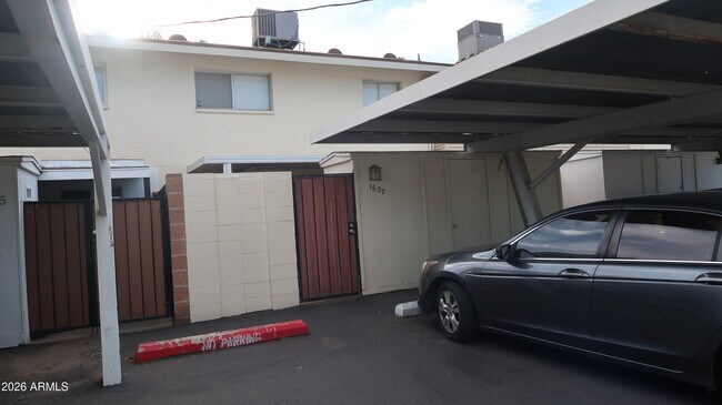 Building Photo - 1627 W Hazelwood St