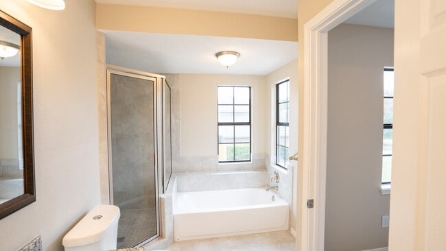 Building Photo - 17 Regency Ln