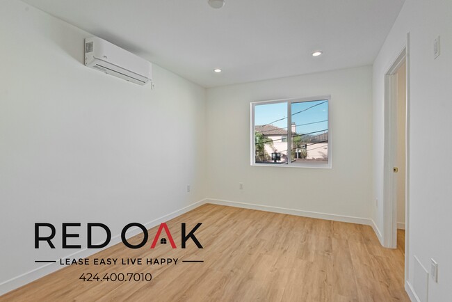 Building Photo - Lovely and Bright One Bedroom with Open Fl...