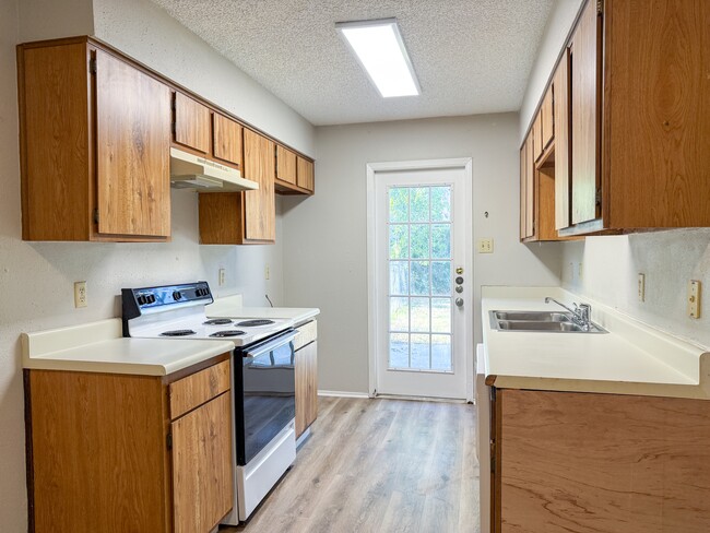 Building Photo - 607 Frostwood Dr