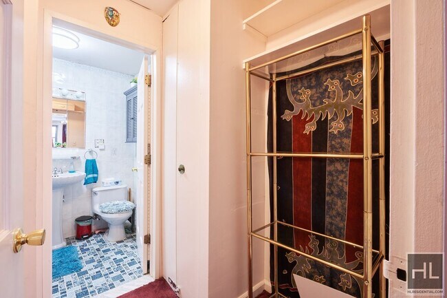 Building Photo - 85-88 8th Ave