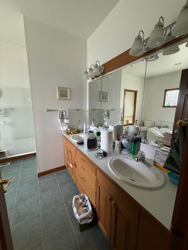 Building Photo - Beautiful Lynden Home!