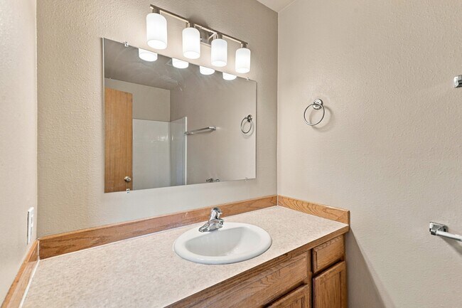 Building Photo - 800 N Regal Ct