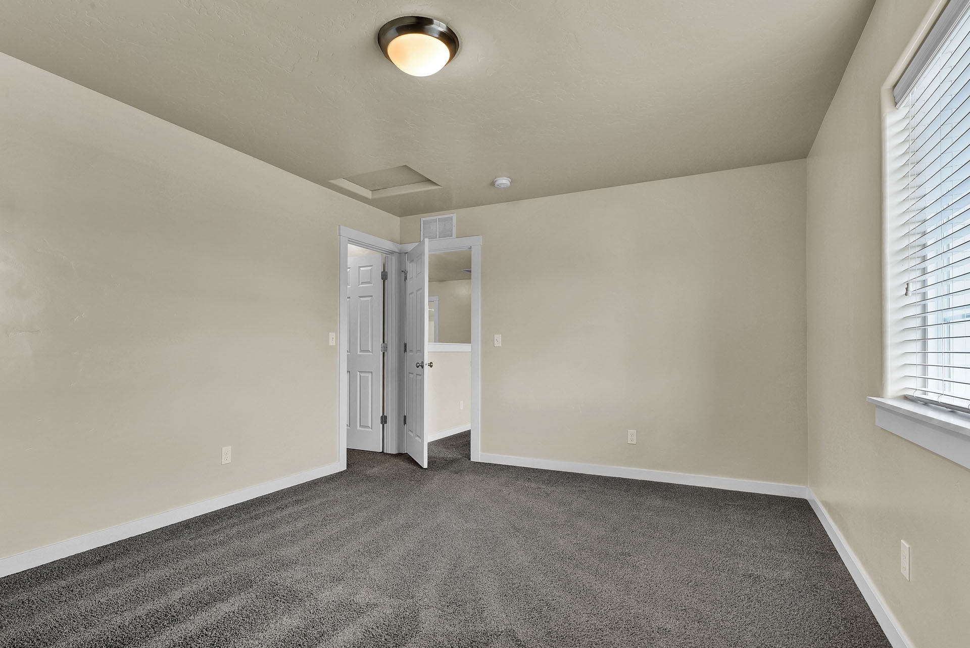 Building Photo - 1633 Placerville St