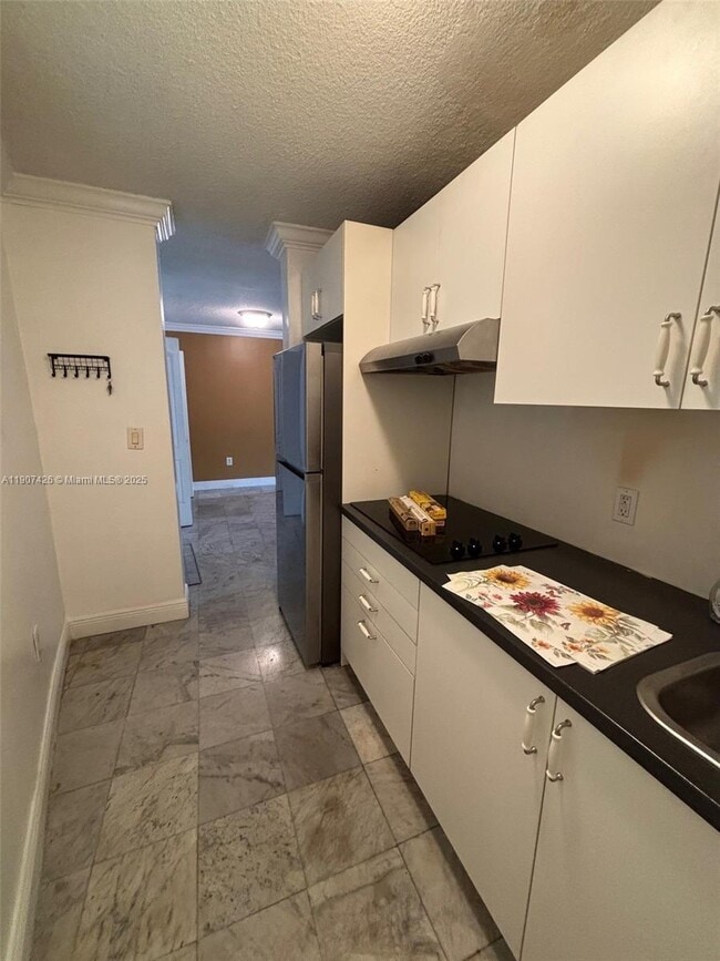 Building Photo - 520 NE 38th St