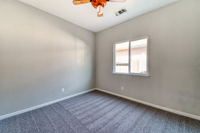 Building Photo - North Yuba City 3 bd 2 bath Home with solar